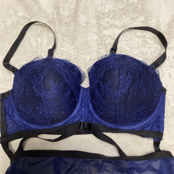 Victoria's Secret Midnight Blue Lace Bra Set - Picture 2 of 10